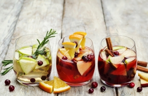 Confira 05 receitas de drinks saborosos preparados com vinhos e espumantes